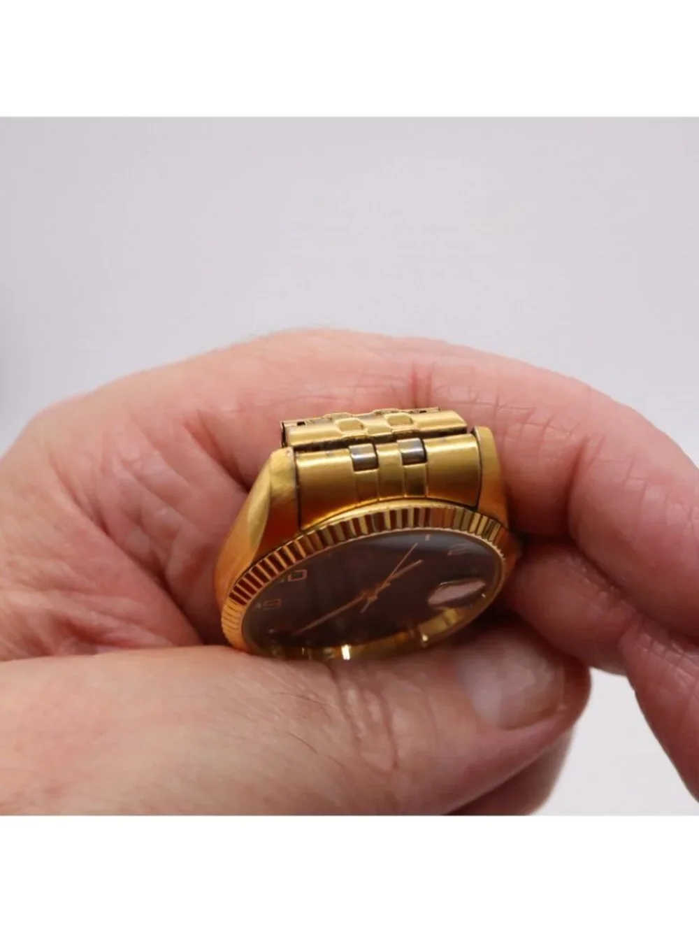 Waltham Day Date President Watch Fluted Bezel Vintage Quartz 6M55 Mens Gold Tone